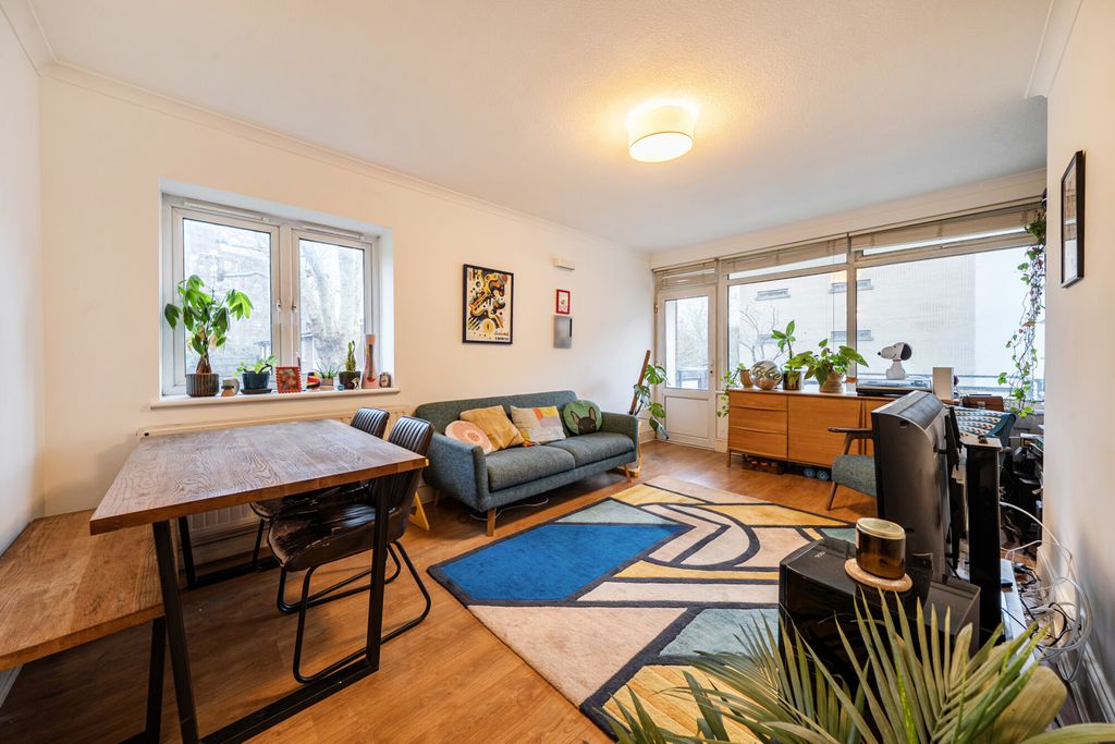 Property photo 1 of 17 Reception