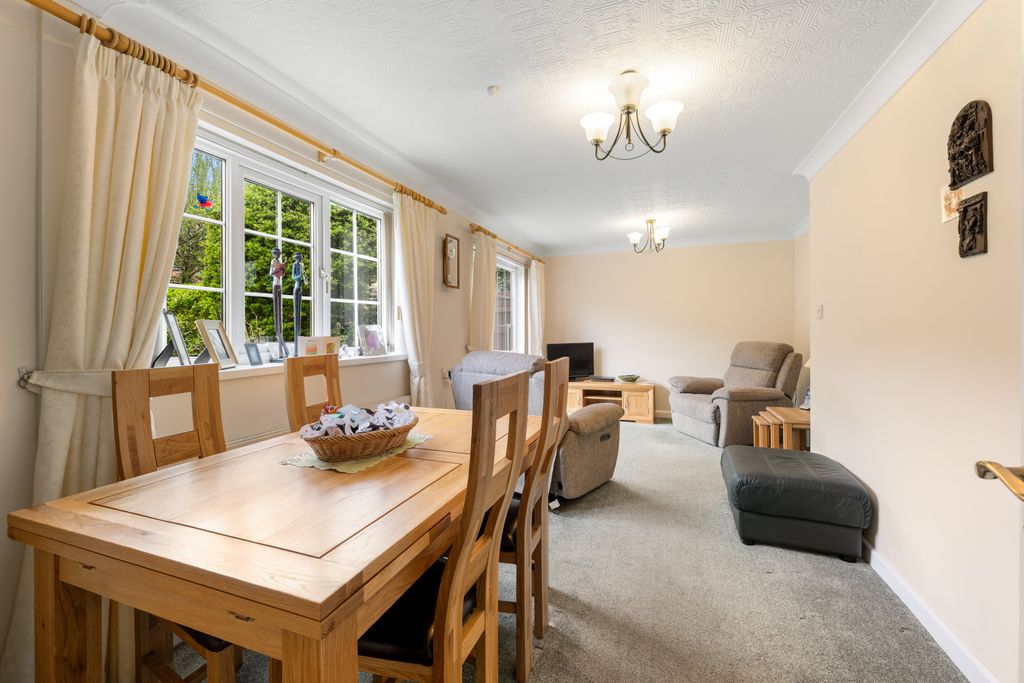 Property photo 3 of 19 P1087183-Min