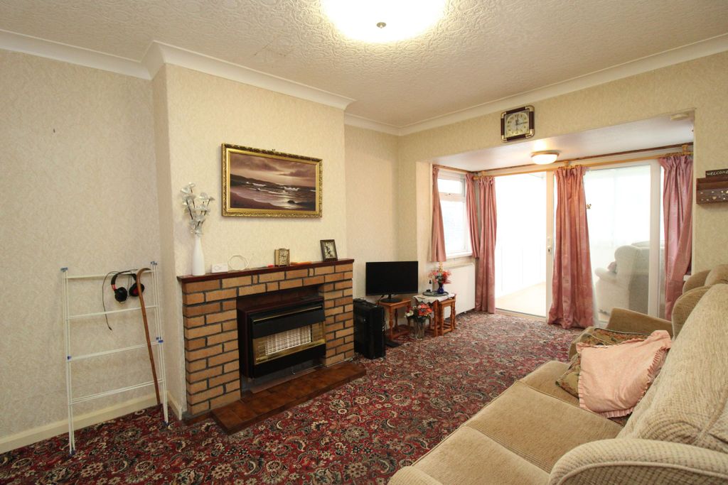 Property photo 3 of 9