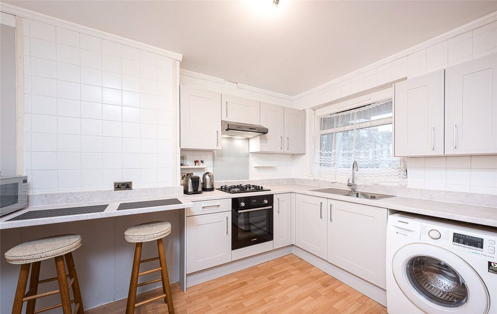 Property photo 2 of 10 Picture No. 11