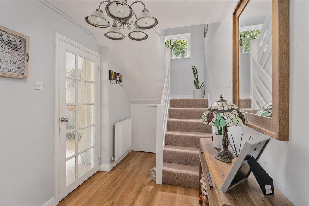 Property photo 2 of 23 42 Chestnut Road, Mollington-4.Jpg