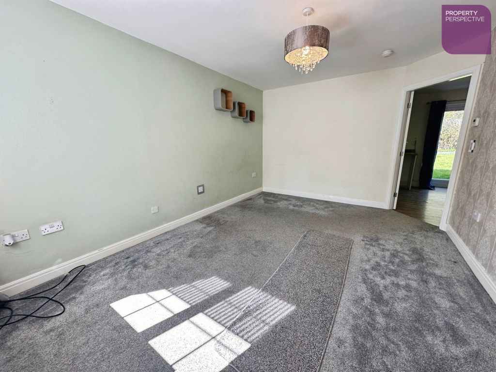 Property photo 2 of 18 Lounge