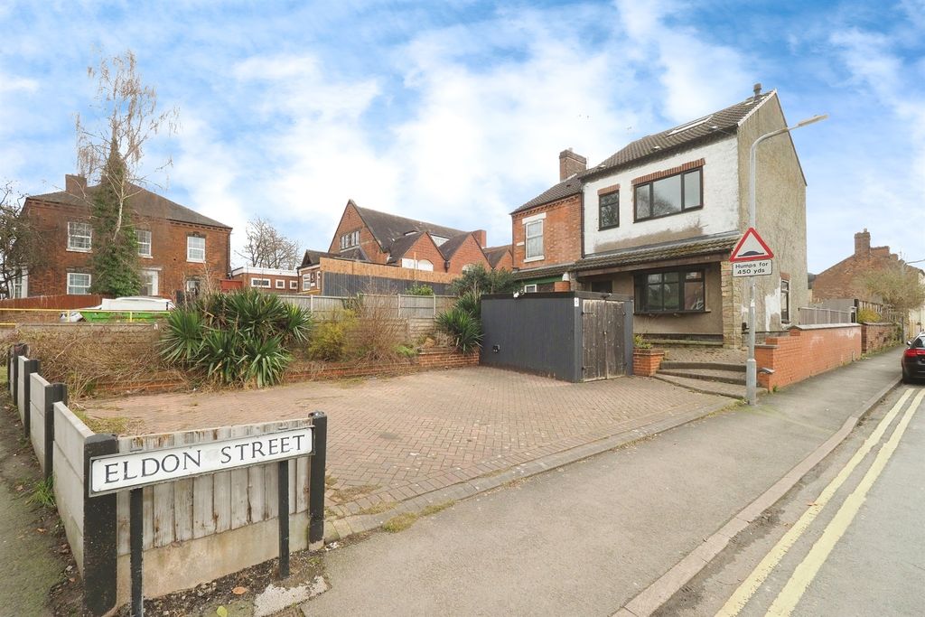 Property photo 1 of 17