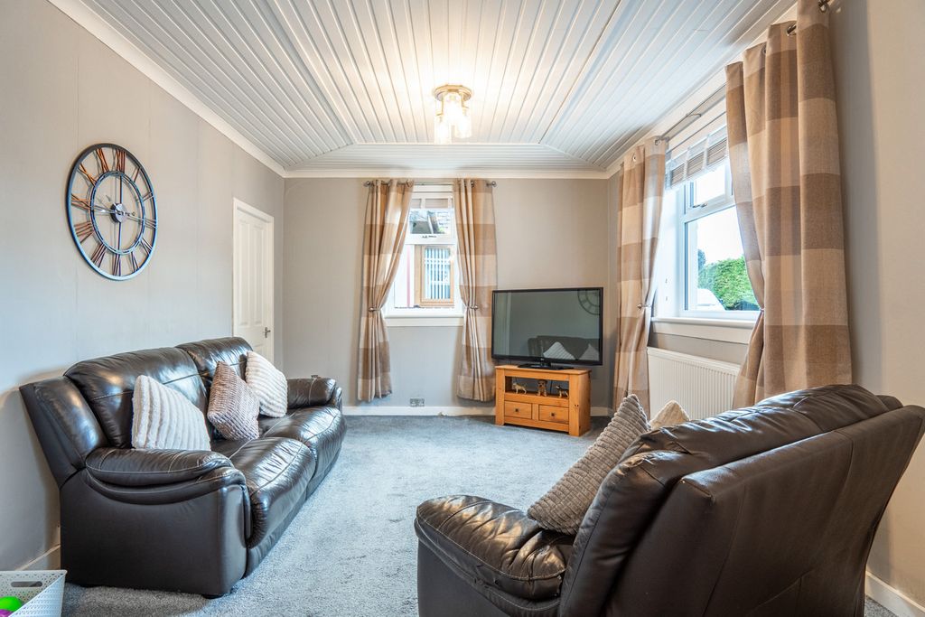 Property photo 2 of 40