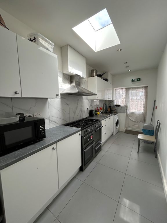 Property photo 2 of 11 1