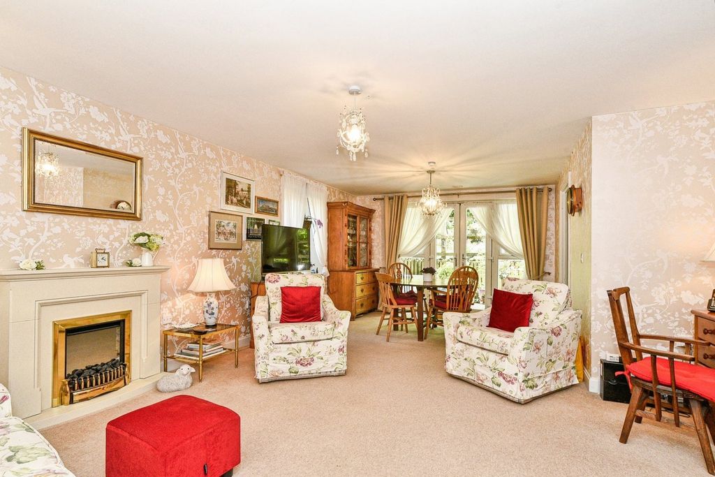 Property photo 2 of 17
