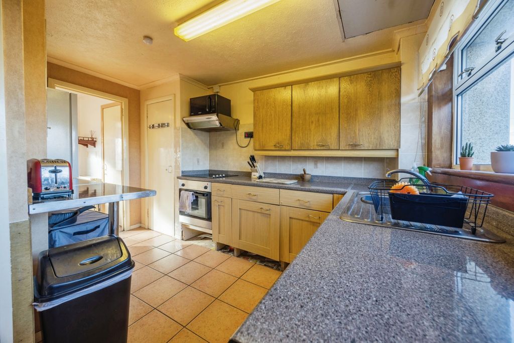 Property photo 3 of 20 Irph2815-Hdr