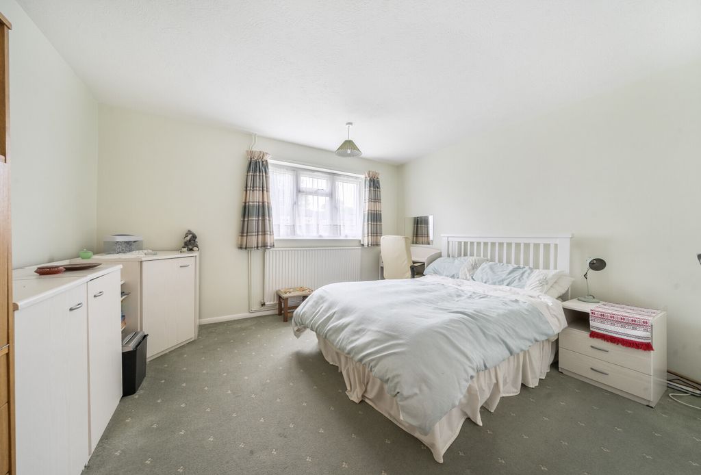 Property photo 3 of 18 1302115-6-683F2Ed...