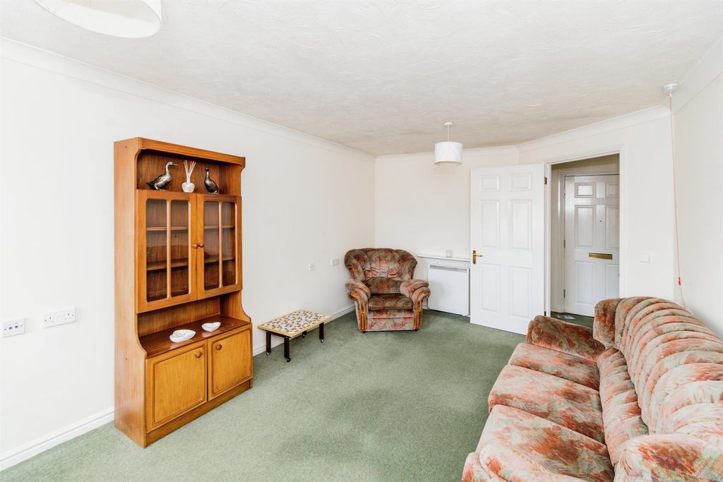 Property photo 3 of 15