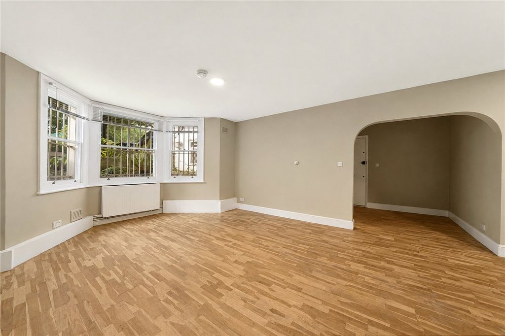 Property photo 3 of 19 Picture No. 32