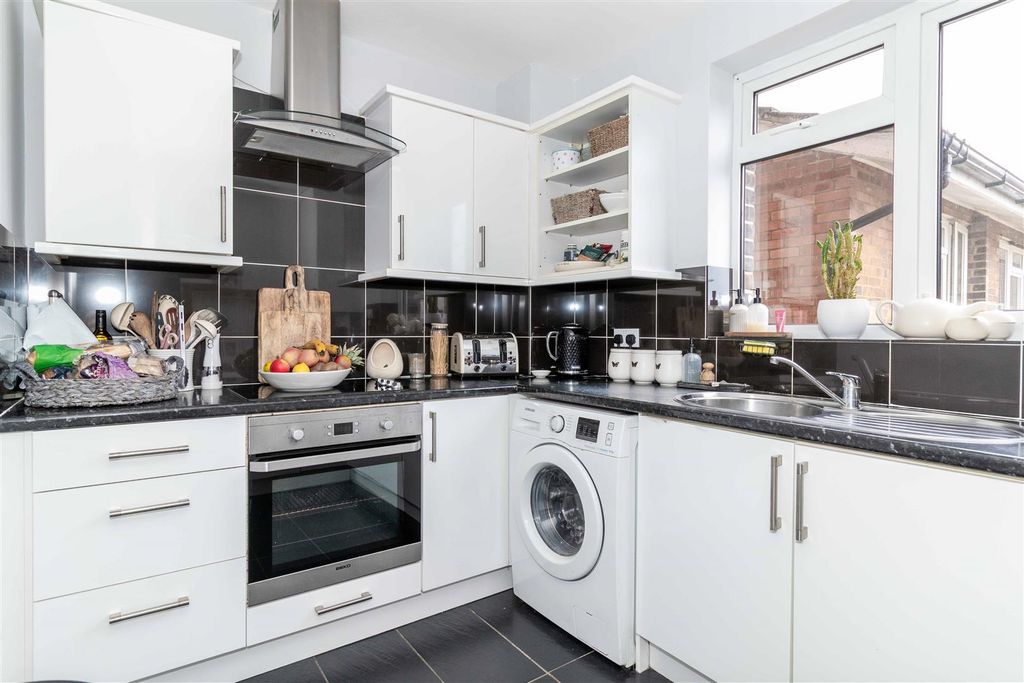 Property photo 3 of 12 Rugbyroad-12.Jpg