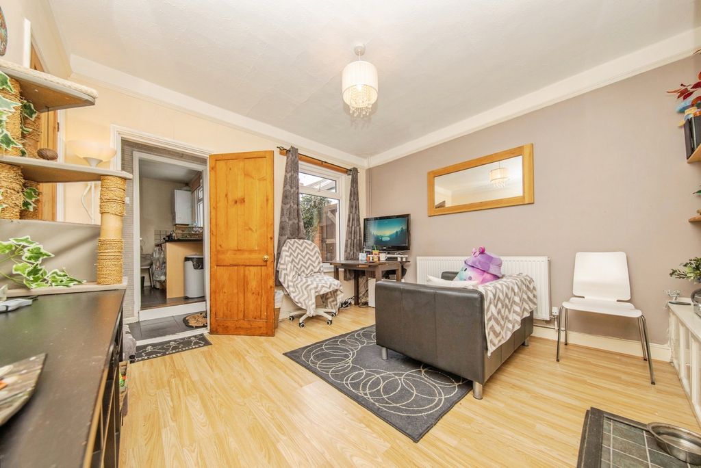 Property photo 1 of 16 Pbox-Img.Jpg