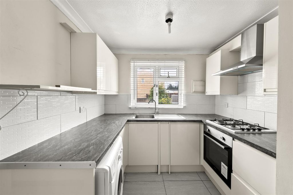 Property photo 3 of 14 7