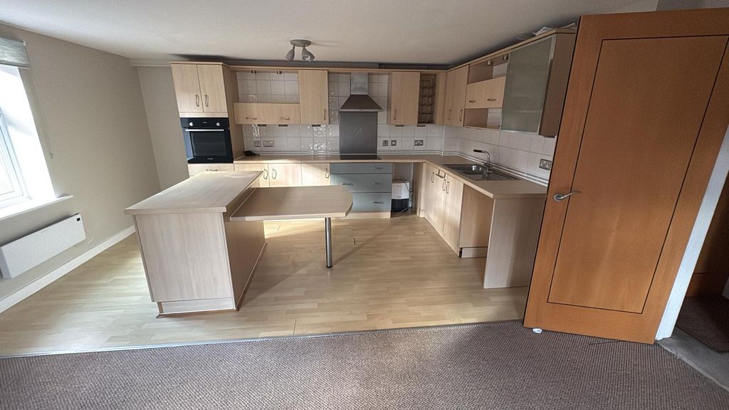 Property photo 1 of 12 Kitchen