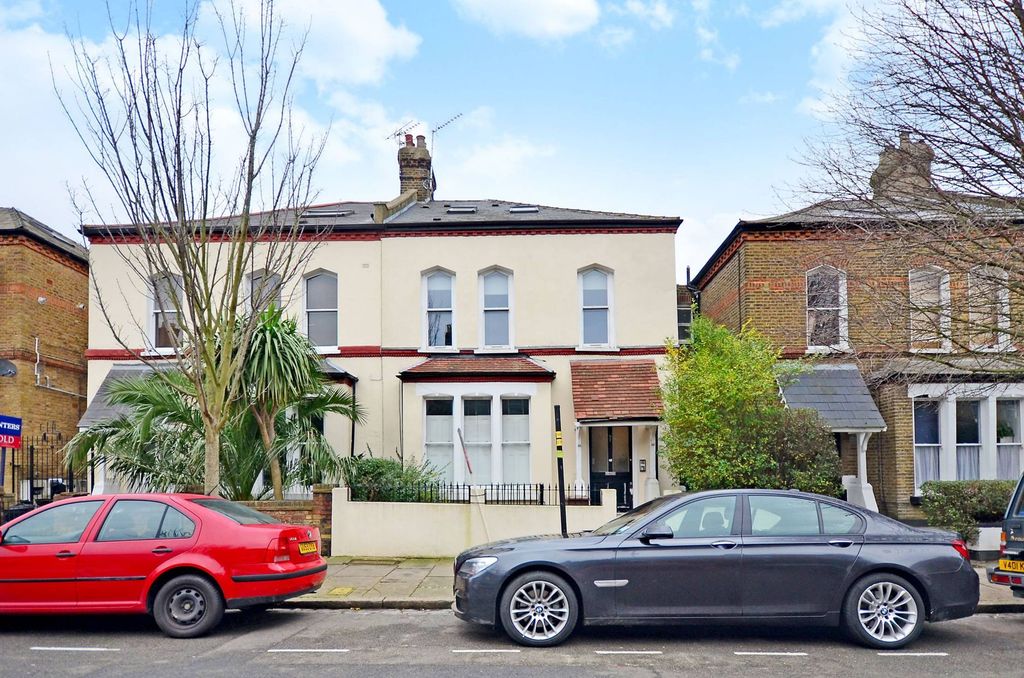 Property photo 1 of 2