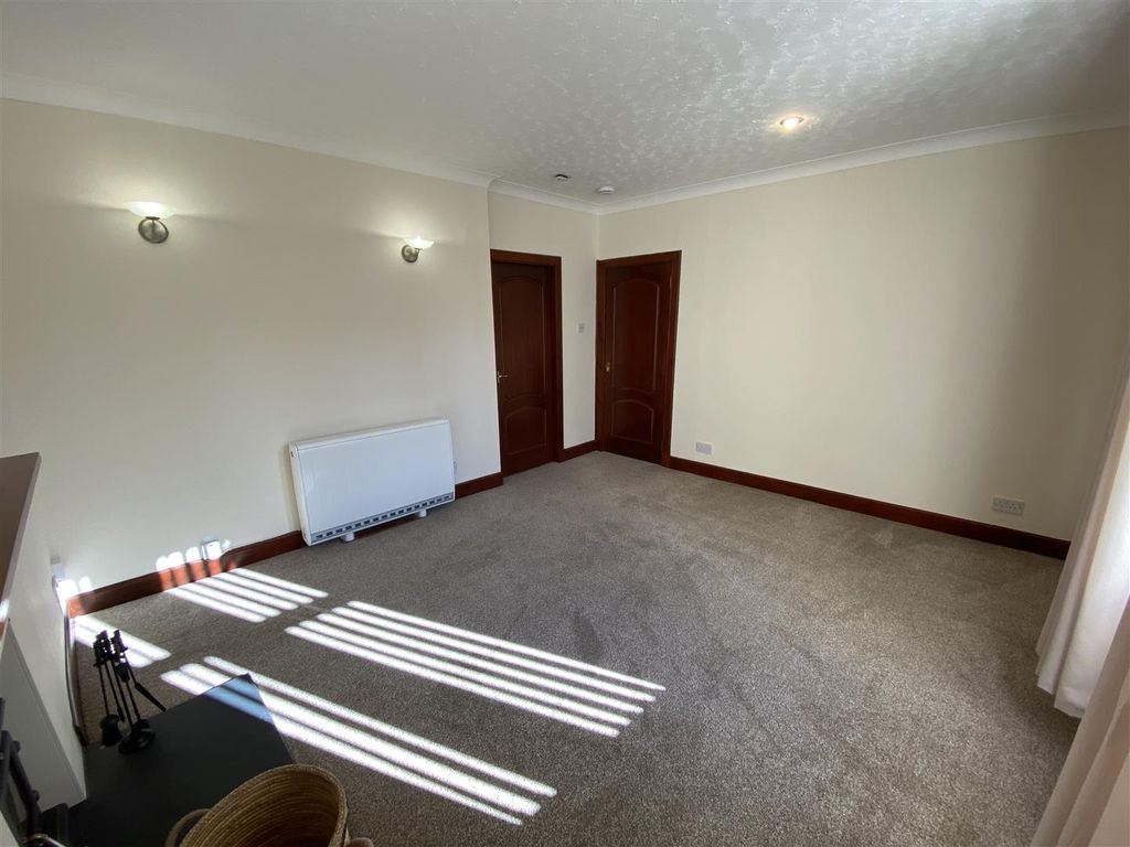 Property photo 3 of 9 4.Jpg