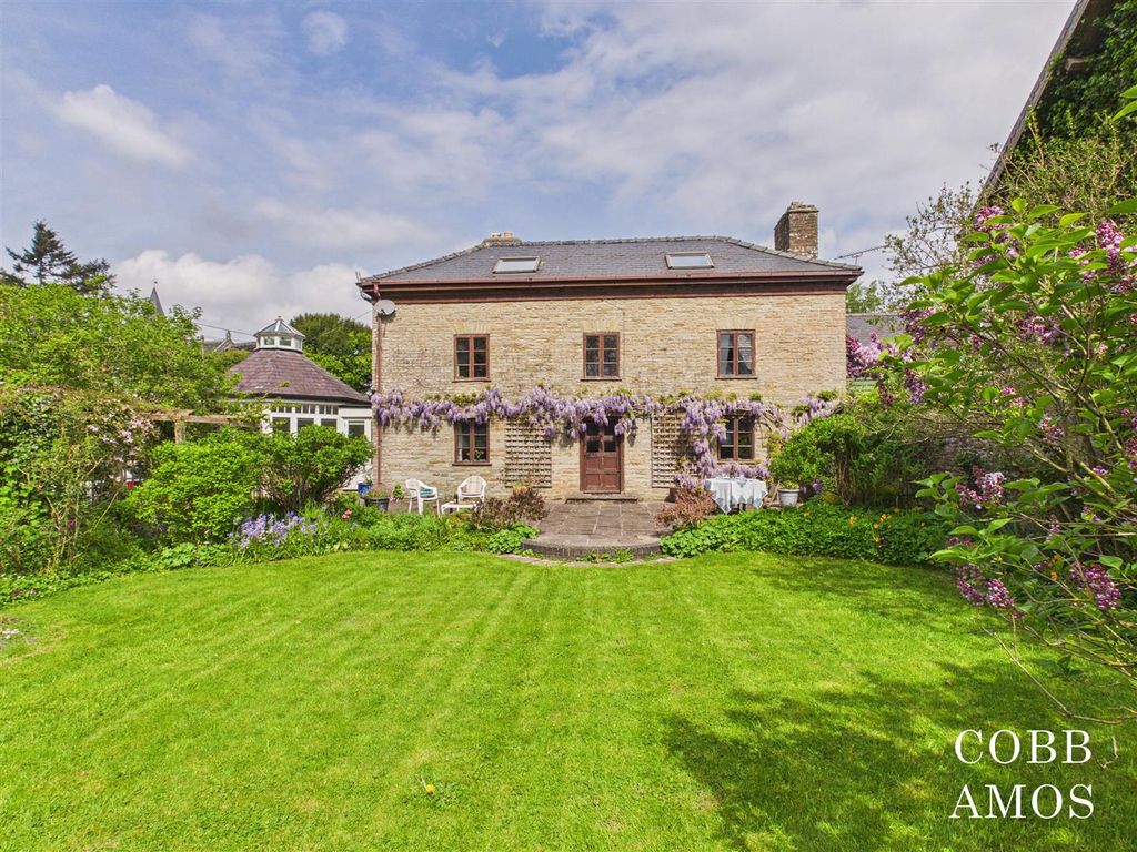 Property photo 1 of 34 Cam03722G0-Pr0107-Still013.Jpg