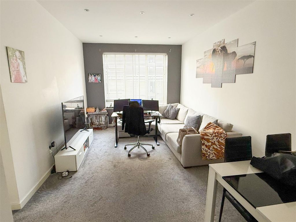 Property photo 2 of 7 Open Plan Living Area