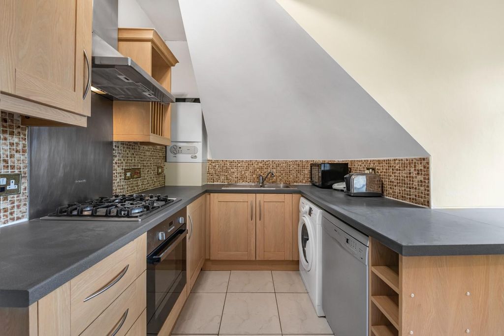 Property photo 2 of 10 Kitchen