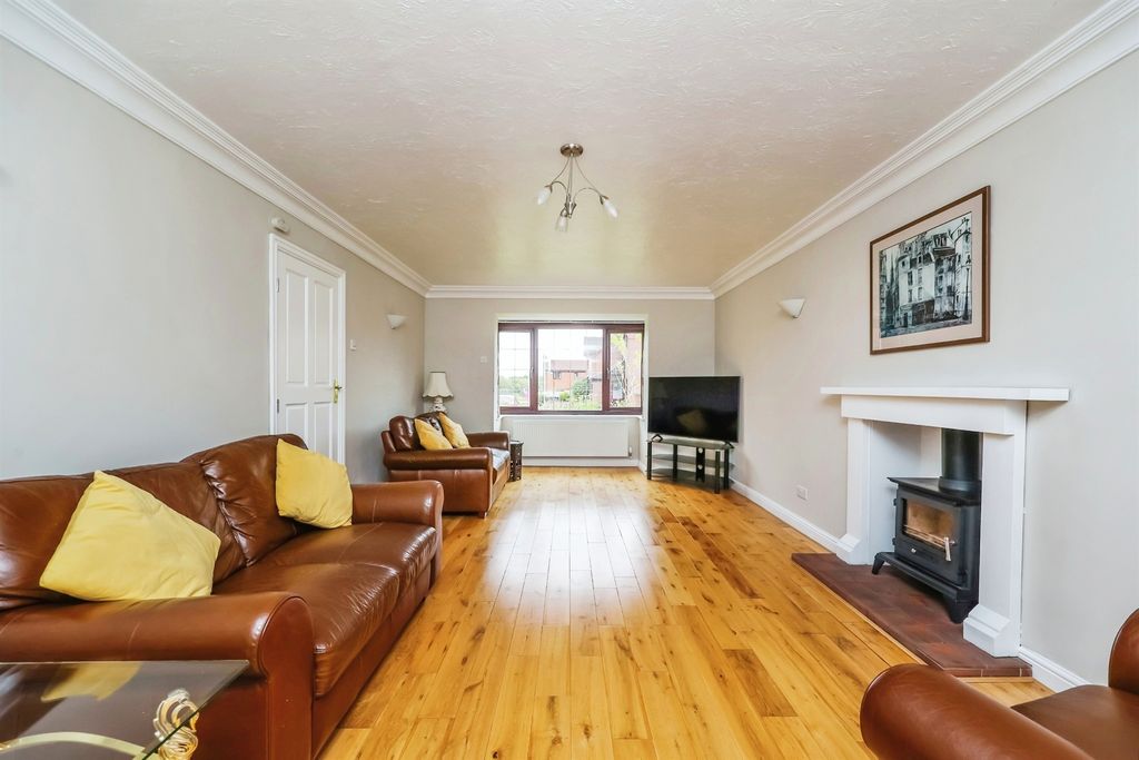 Property photo 3 of 17