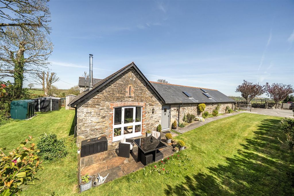 Property photo 2 of 49
