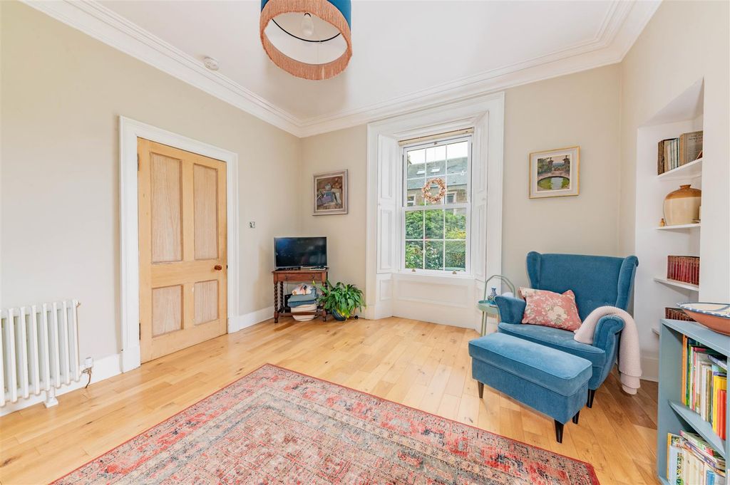 Property photo 3 of 15 5 Westfield Lane Dundee-11.Jpg