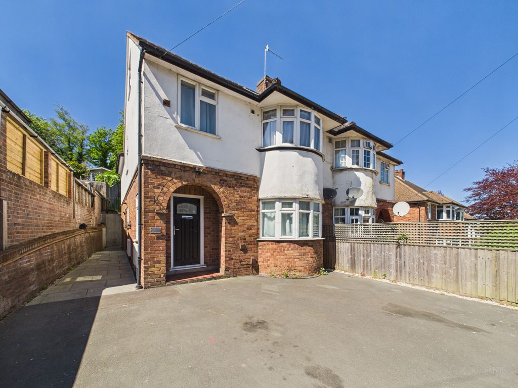 Property photo 1 of 9 Cam01920G0-Pr0079-Still011