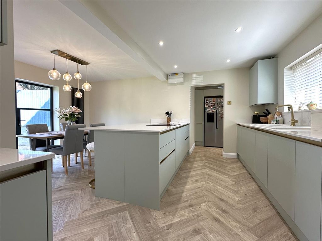 Property photo 2 of 20 Open-Plan Dining Kitchen 2.