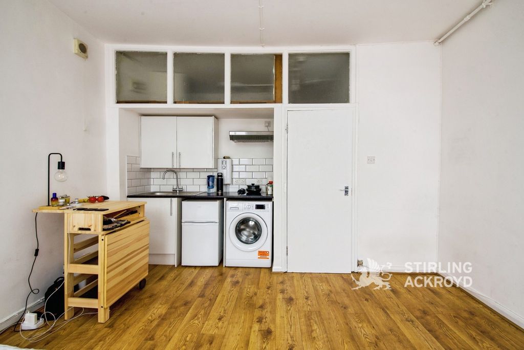 Property photo 2 of 16 Pbox-Img.Jpg