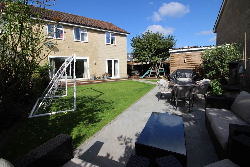 Property photo 2 of 23