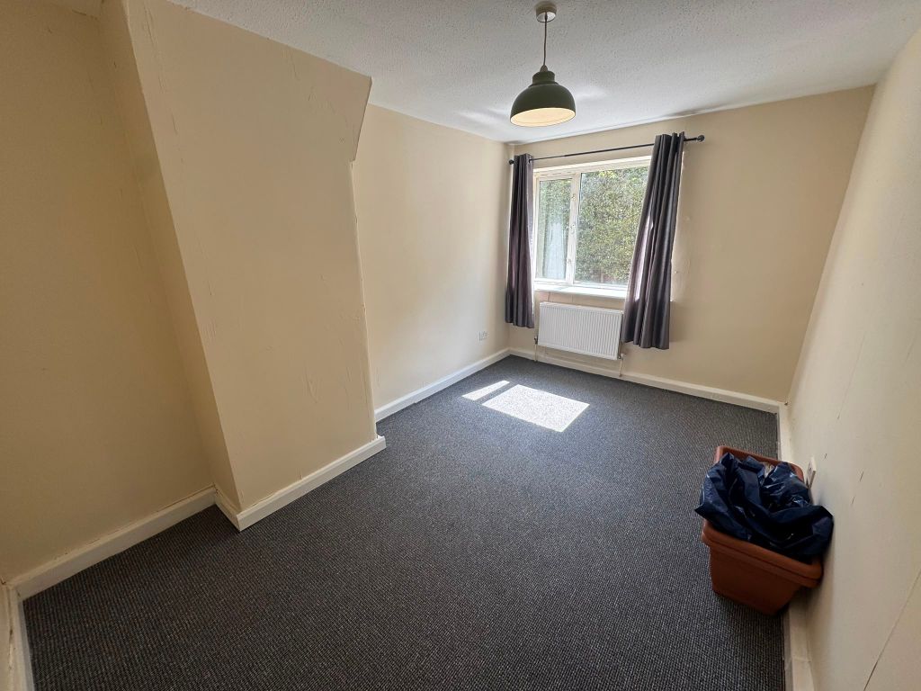 Property photo 3 of 8 Bedroom 1