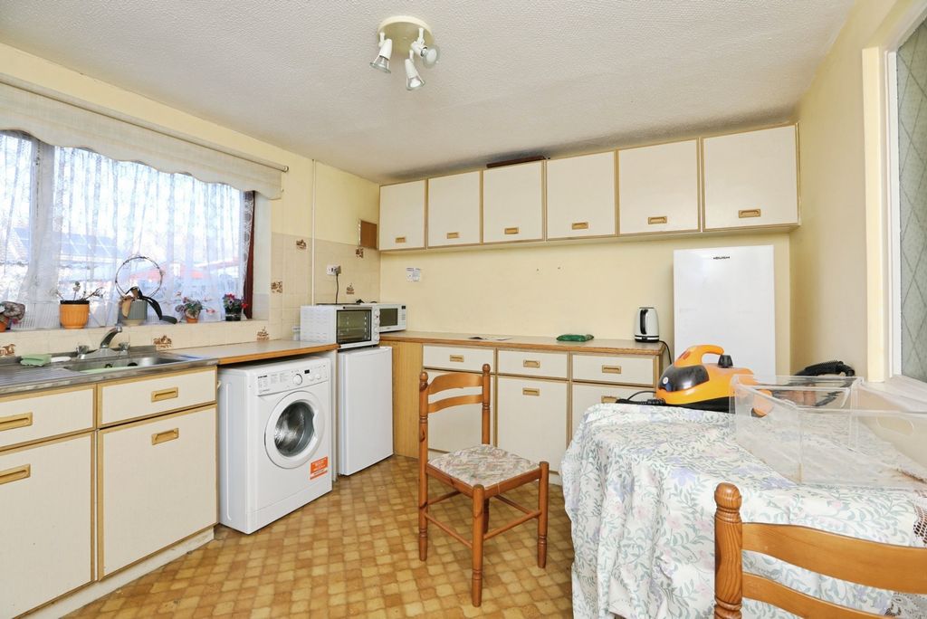 Property photo 2 of 17 Photo