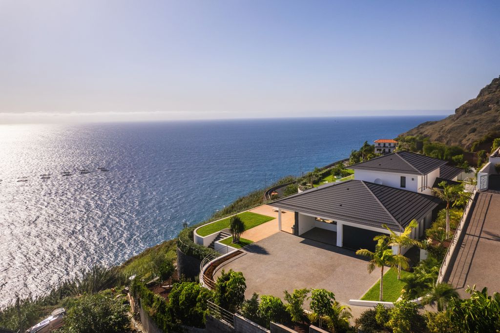 Property photo 2 of 61