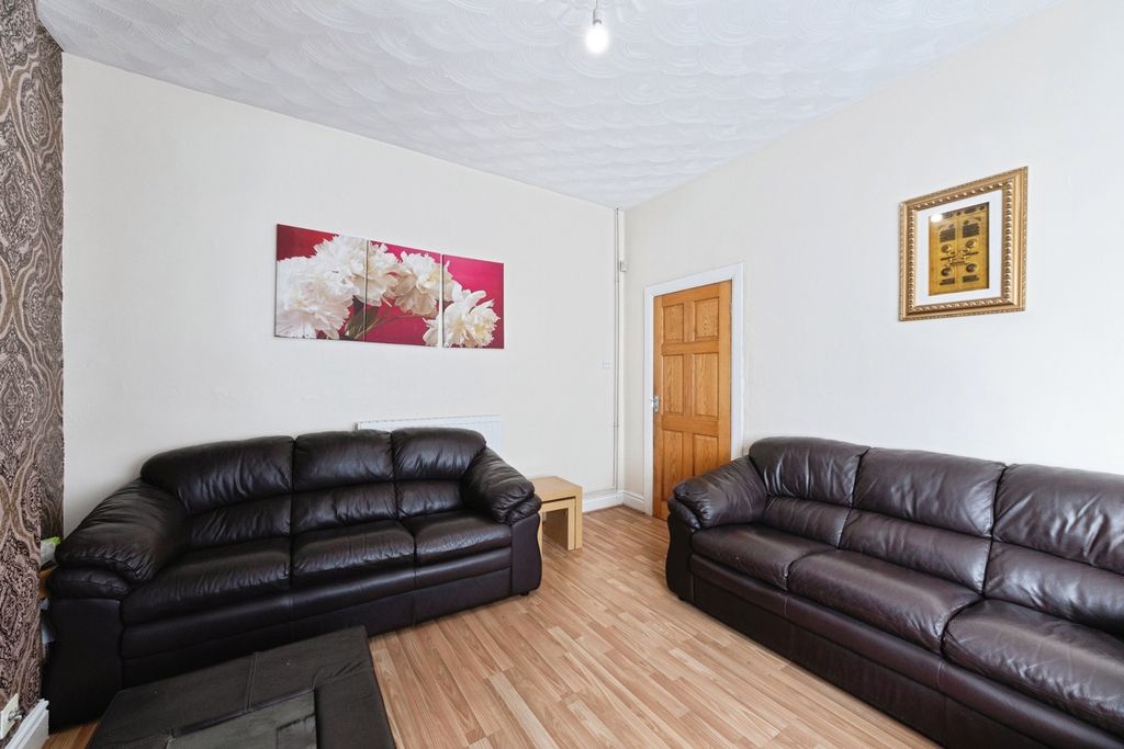 Property photo 3 of 15 Pbox-Img.Jpg