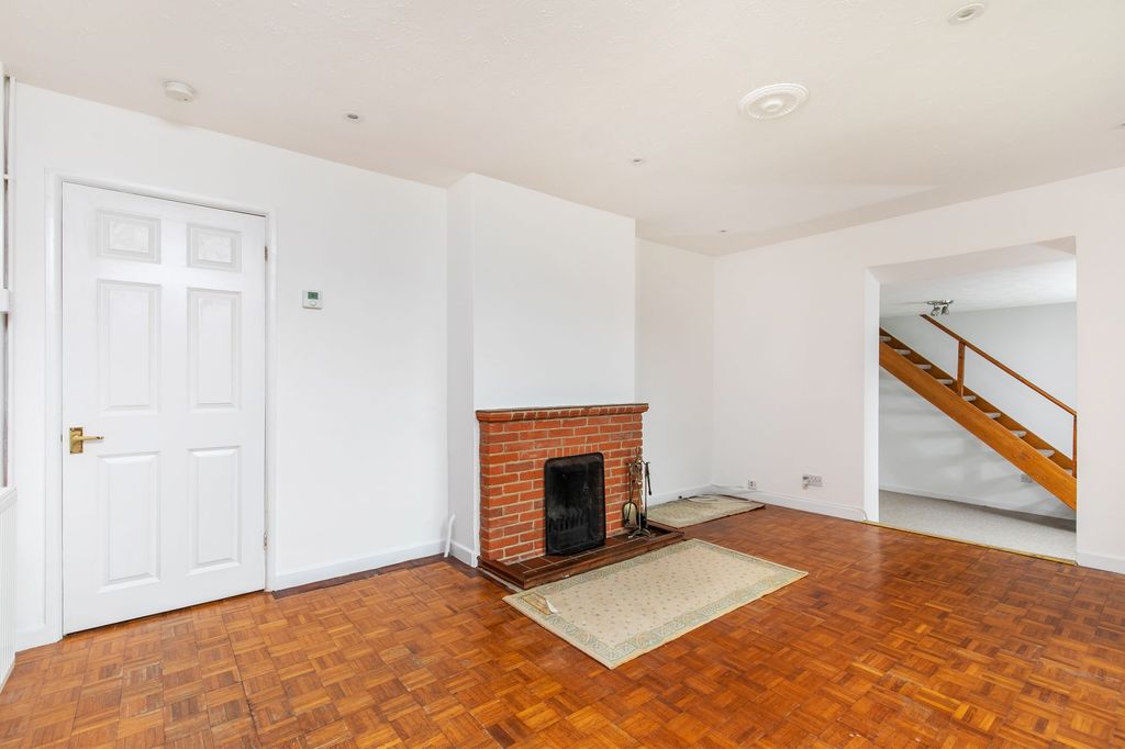 Property photo 2 of 9