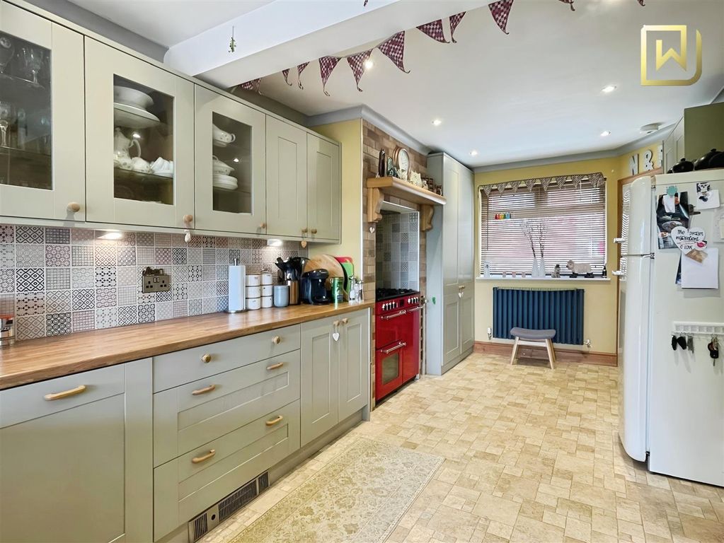 Property photo 3 of 36 Dining Kitchen