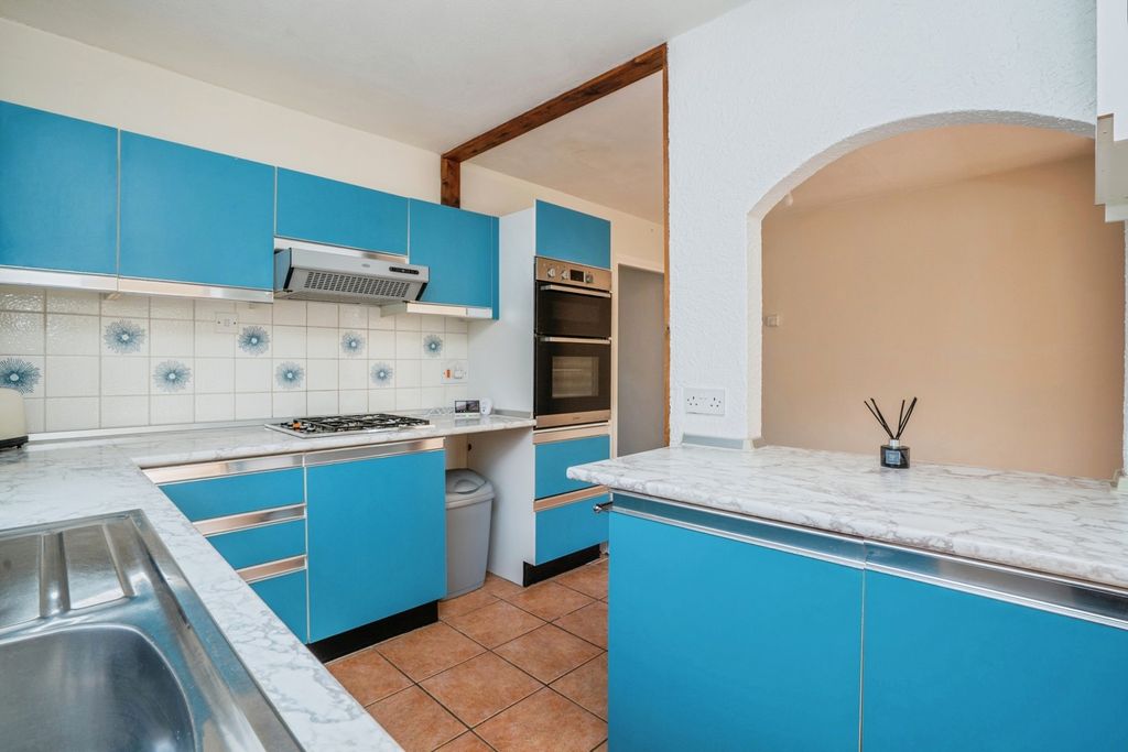 Property photo 3 of 17 Pbox-Img.Jpg