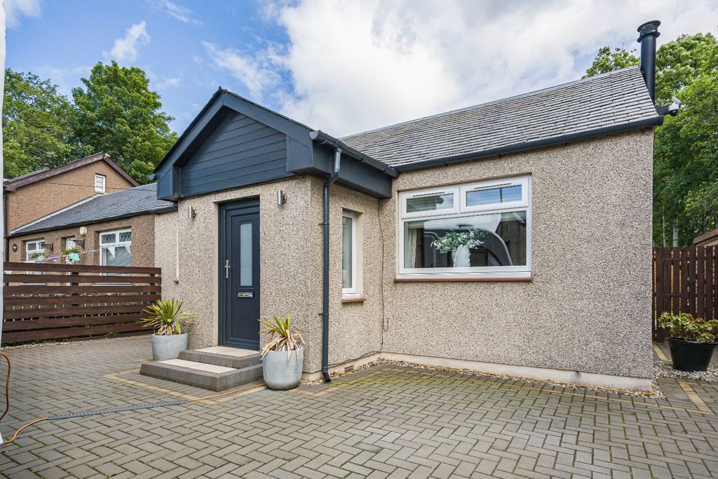 Property photo 1 of 32 5215401
