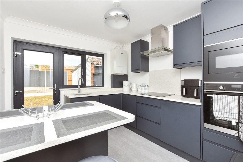 Property photo 3 of 13 Kitchen