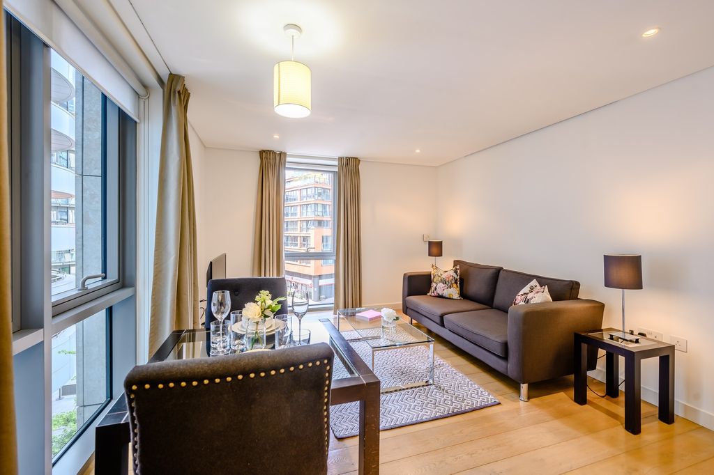 Property photo 1 of 12 Living Room