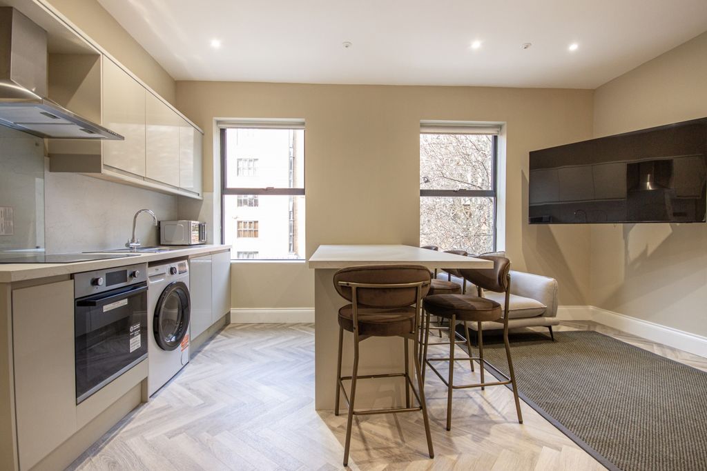 Property photo 3 of 15 4