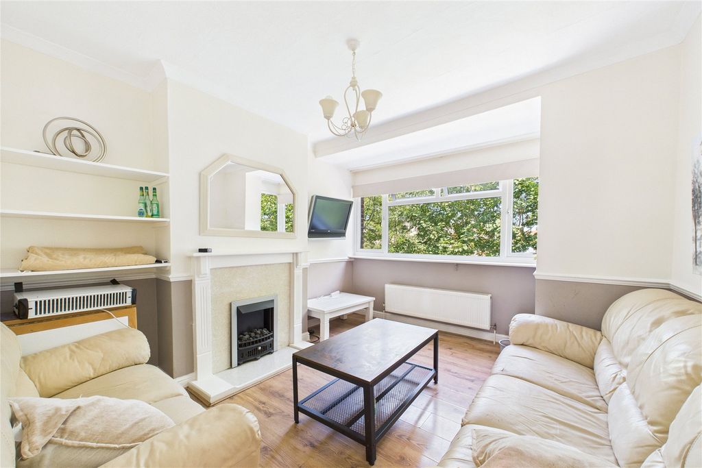 Property photo 3 of 7 Picture No. 22