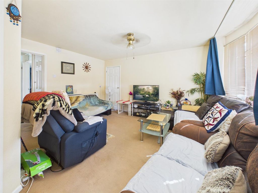 Property photo 3 of 10 Cam05510G0-Pr0239-Still005.Jpg