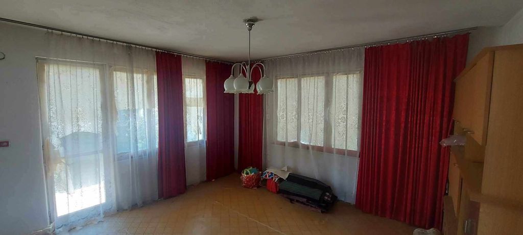 Property photo 2 of 4