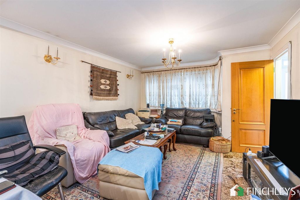 Property photo 2 of 18 1Aleeroadlondonnw71Lj-15.Jpg