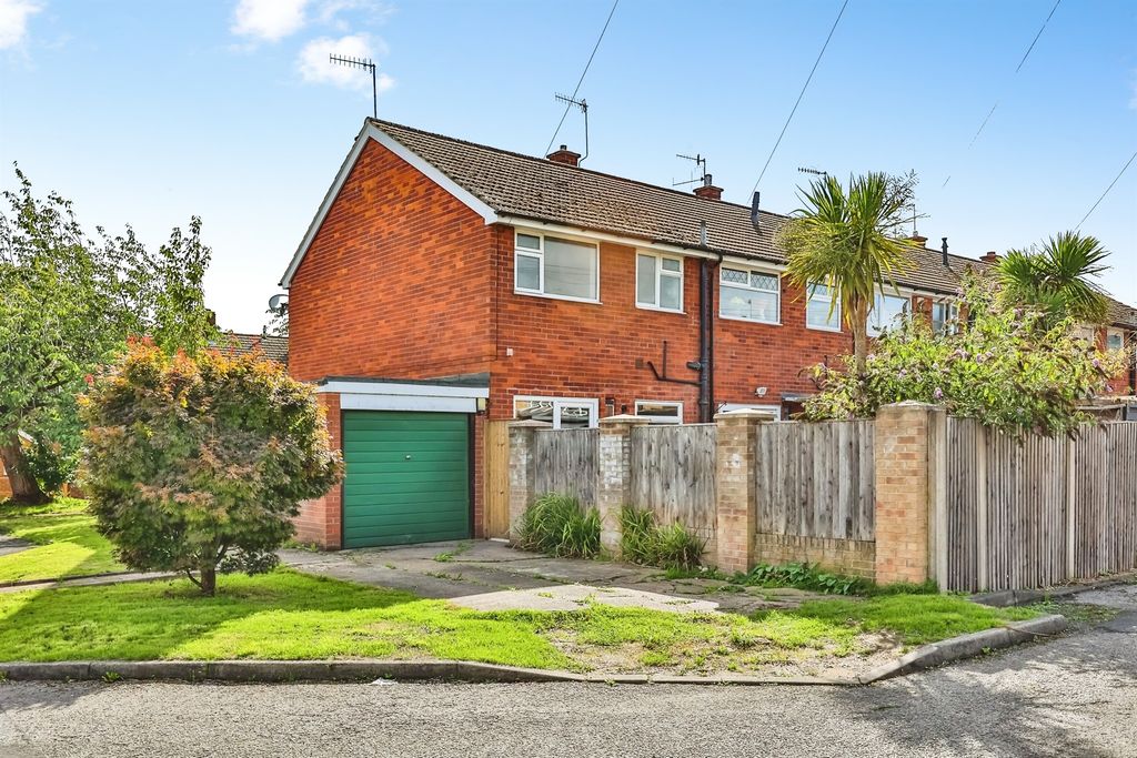 Property photo 2 of 18