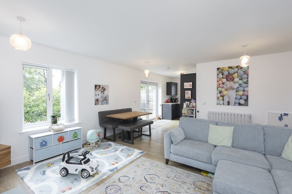 Property photo 2 of 10 CC_Media-23