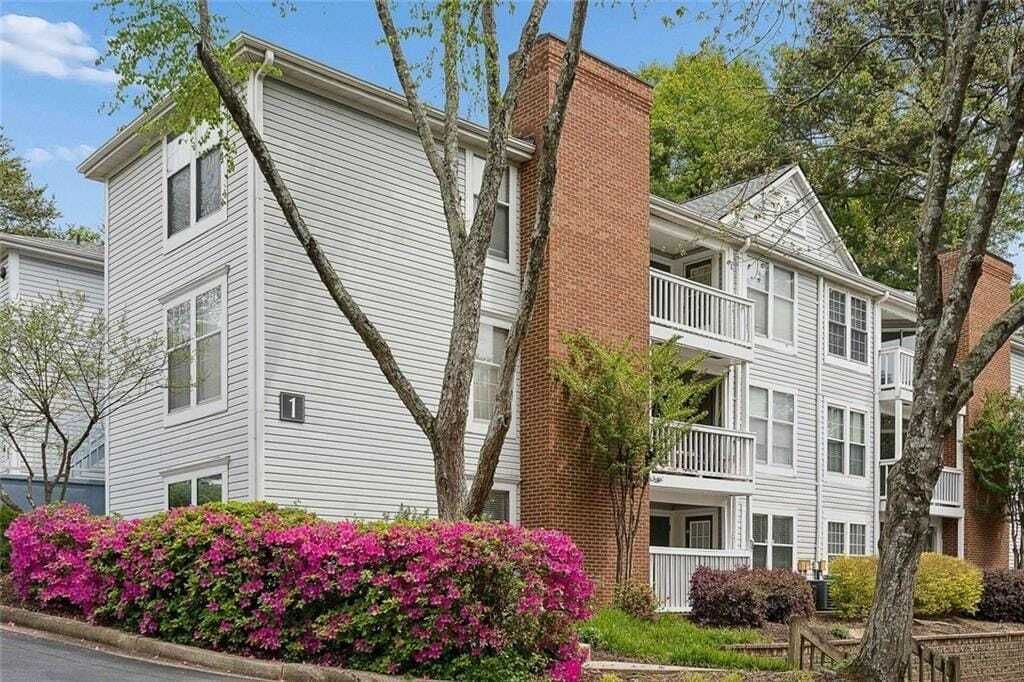 Property photo 1 of 31