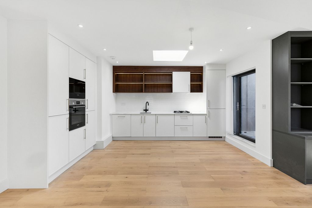 Property photo 1 of 15 Plot 11 Kitchen