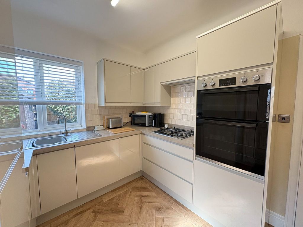 Property photo 2 of 23